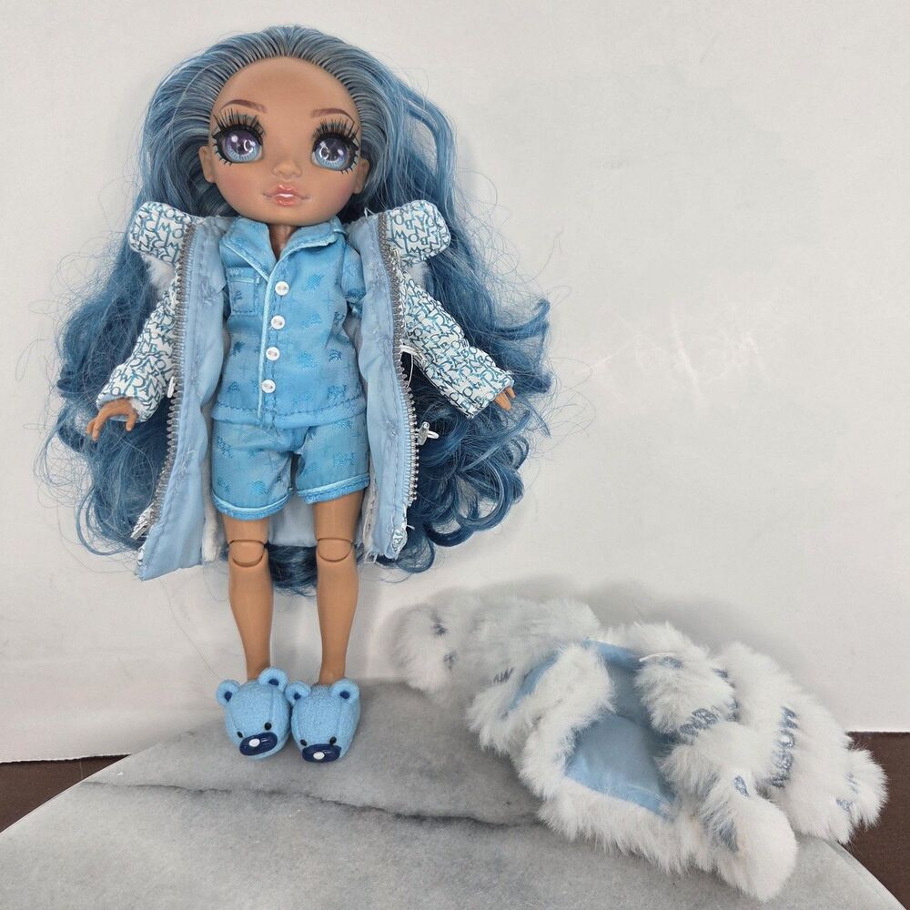 Rainbow High Skyler Blue Doll Blue Hair Pajamas Robe Slippers Faux Fur Coat